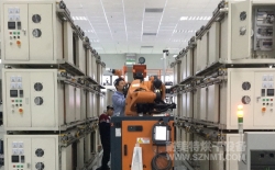 機械手自動抓取,新能源汽車驅(qū)動馬達(dá)自動對接烘烤線－上海精進電動